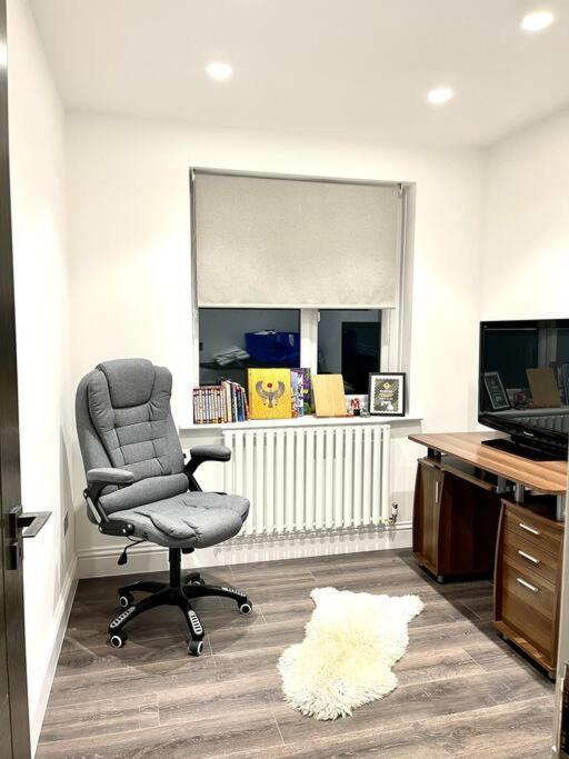 Modern And Spacious, Family House. Villa Luton (Bedfordshire)