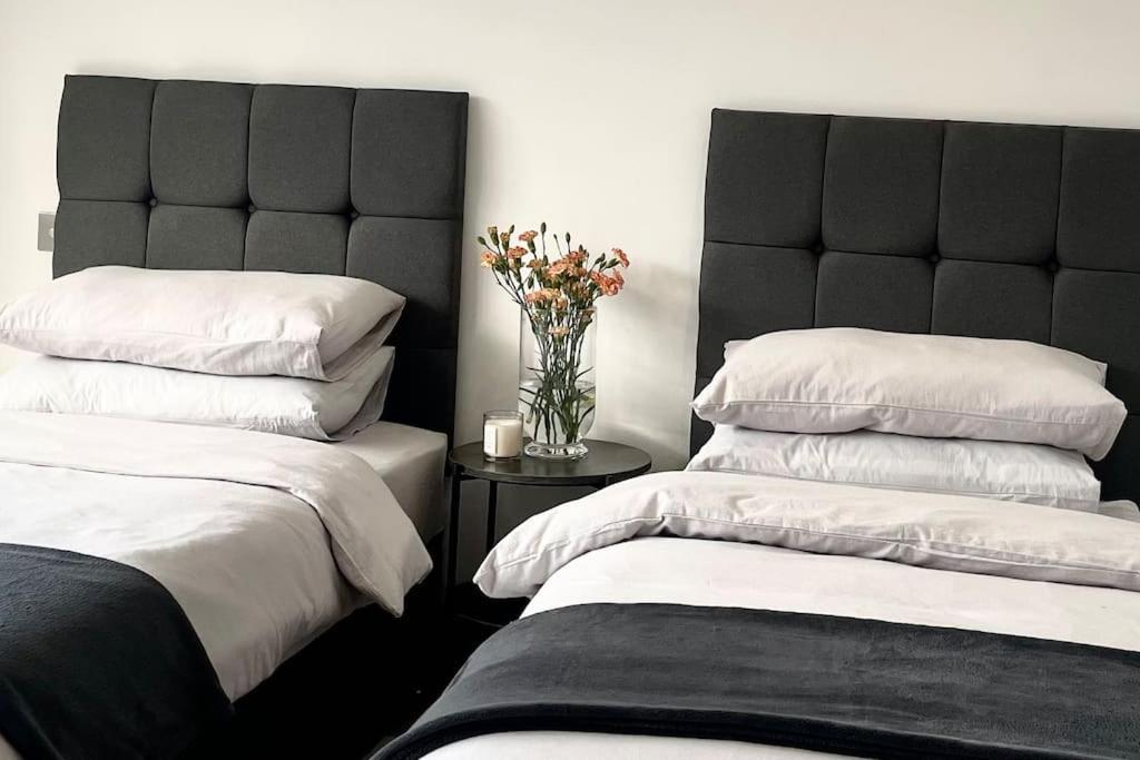 Modern And Spacious, Family House. * Luton (Bedfordshire)
